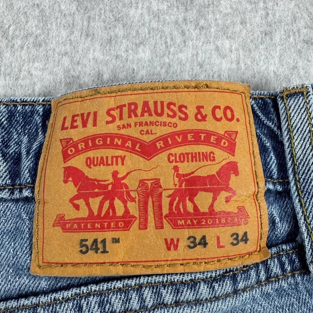 Levis 541 Jeans Mens 34 Blue Light Wash Athletic Taper Stretch Denim 34x32